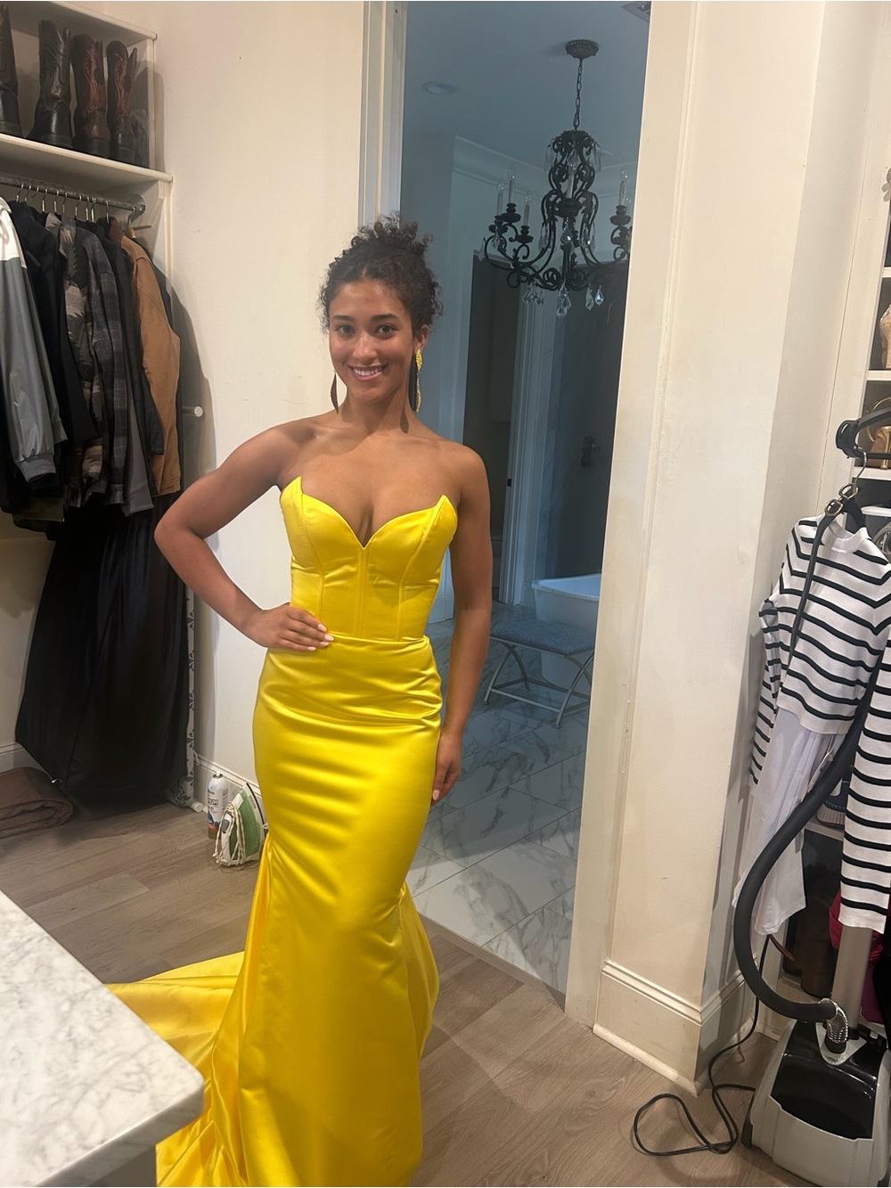 Elegant Strapless Yellow Satin Gown with Sweetheart Bodice